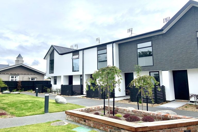 Photo of property in 2/8 New Brighton Road, Shirley, Christchurch, 8061