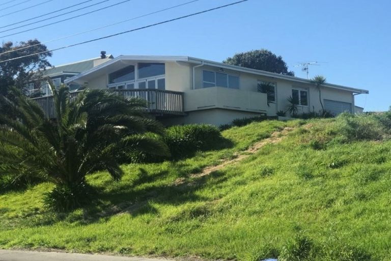 Photo of property in 18 Queens Road, Waikanae Beach, Waikanae, 5036