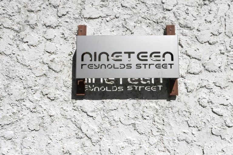 Photo of property in 19 Reynolds Street, The Glen, Dunedin, 9011