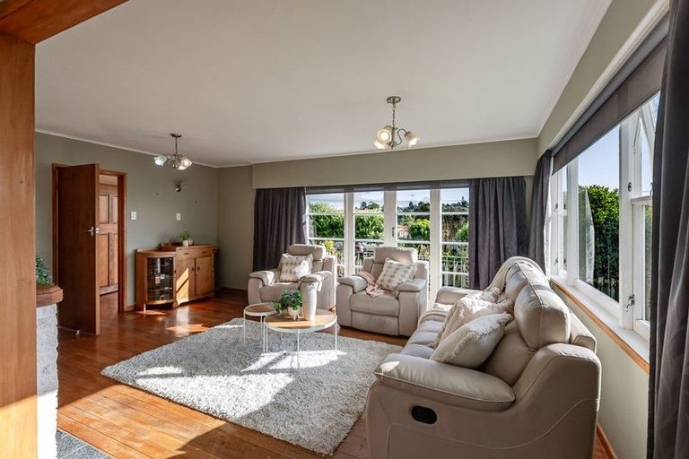 Photo of property in 102 Ruapehu Street, Paraparaumu, 5032
