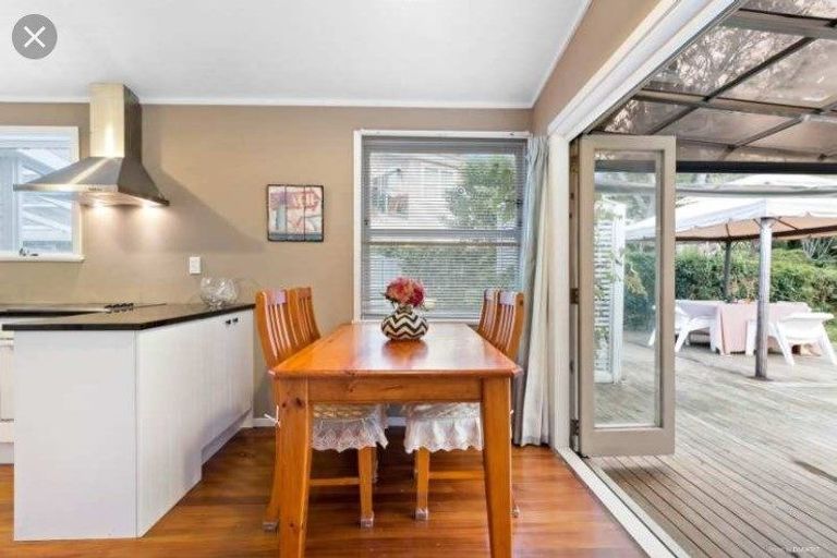 Photo of property in 5 Holbrook Place, Cockle Bay, Auckland, 2014