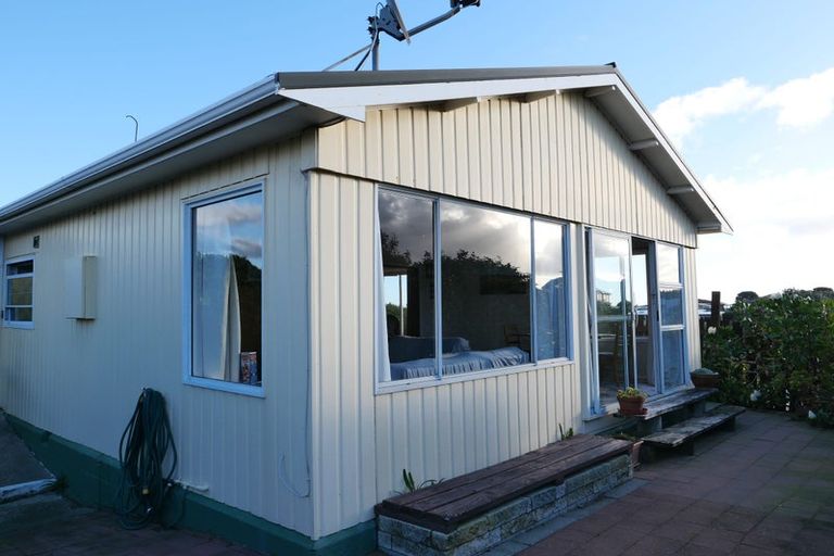 Photo of property in 4 Victor Road, Raumati Beach, Paraparaumu, 5032