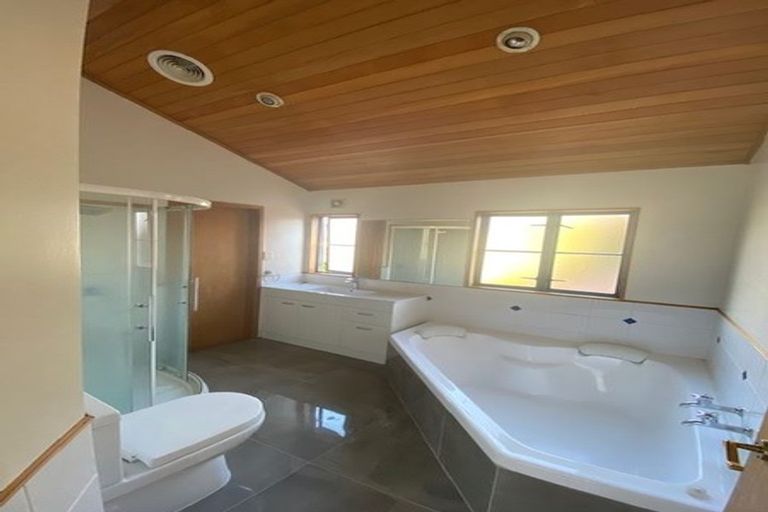 Photo of property in 1/83 East Coast Road, Castor Bay, Auckland, 0620