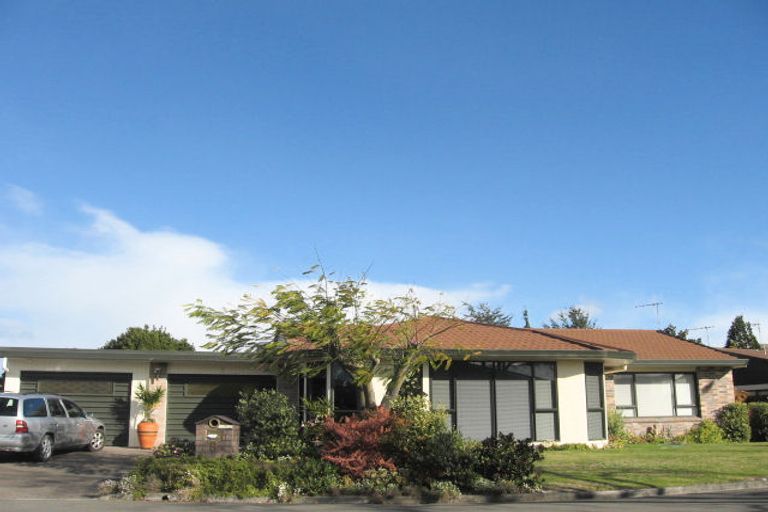 Photo of property in 8 Matthews Place, Taradale, Napier, 4112