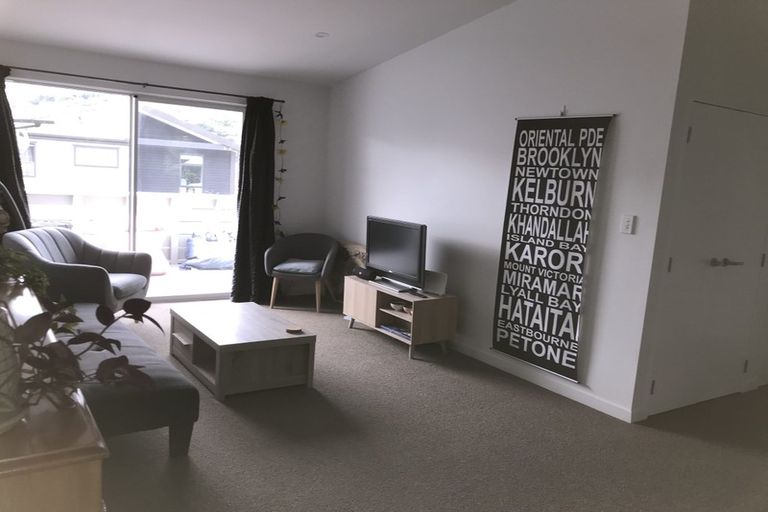 Photo of property in 10/74 Derwent Street, Island Bay, Wellington, 6023