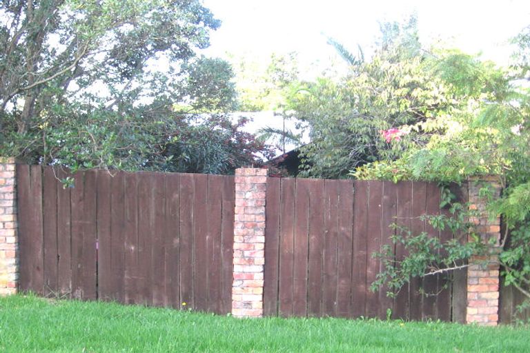 Photo of property in 60 Parrs Cross Road, Henderson, Auckland, 0612