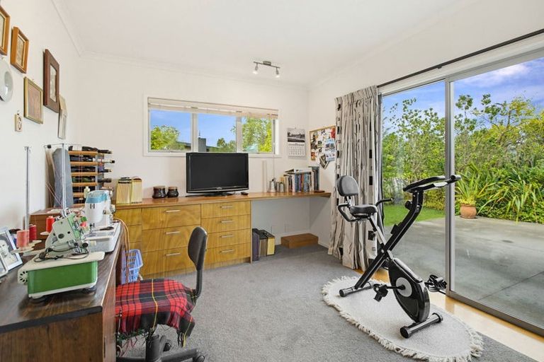 Photo of property in 5 Debenham Drive, Whitianga, 3510