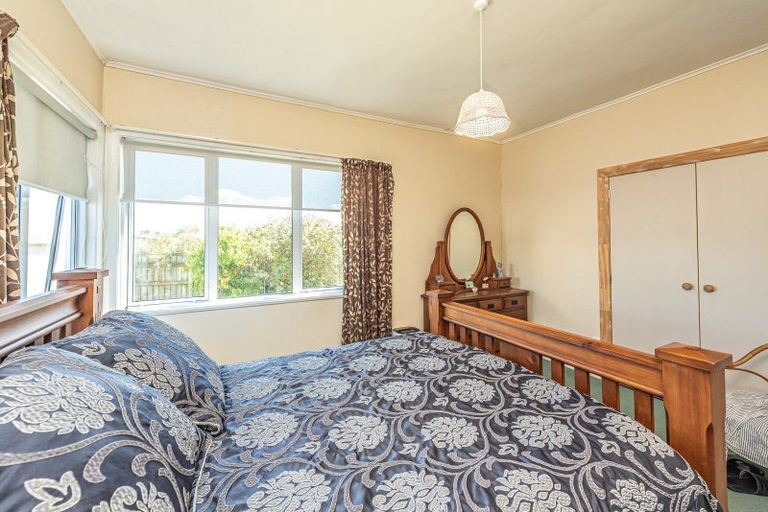 Photo of property in 6 Kamahi Street, Castlecliff, Whanganui, 4501