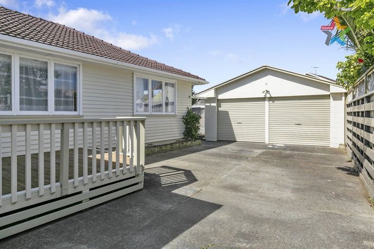 Photo of property in 10 Holyoake Crescent, Avalon, Lower Hutt, 5011