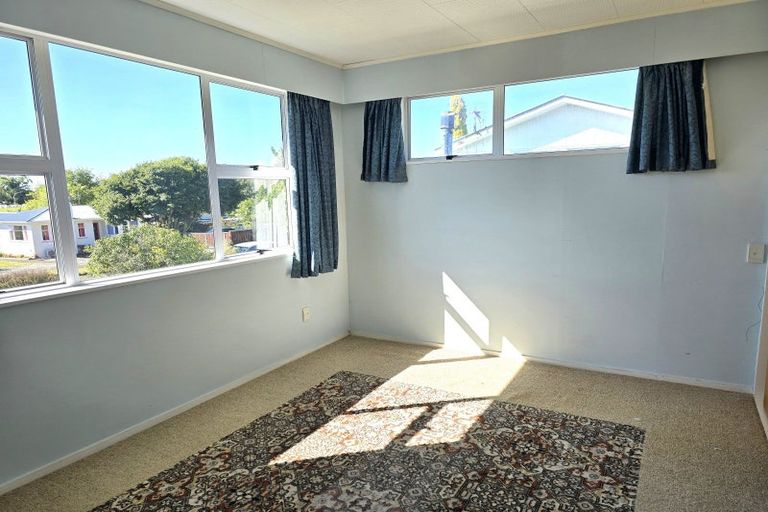 Photo of property in 10 Stirling Crescent, Hokowhitu, Palmerston North, 4410