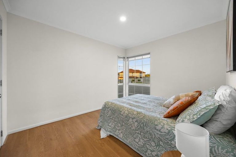Photo of property in 8 William Woods Court, Flat Bush, Auckland, 2016