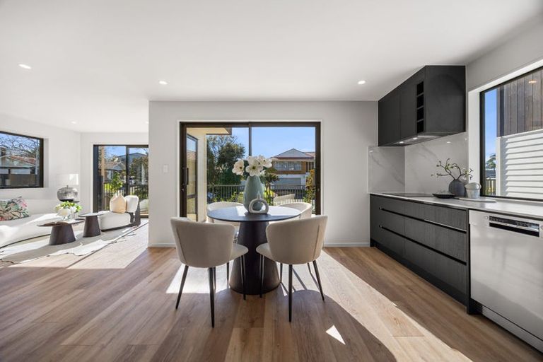 Photo of property in 10d Prince Regent Drive, Half Moon Bay, Auckland, 2012