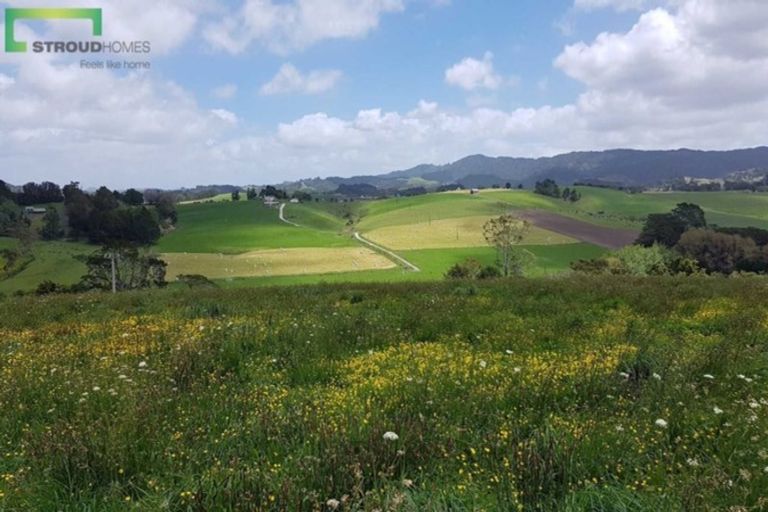 Photo of property in 17 Tamahunga Drive, Matakana, 0985