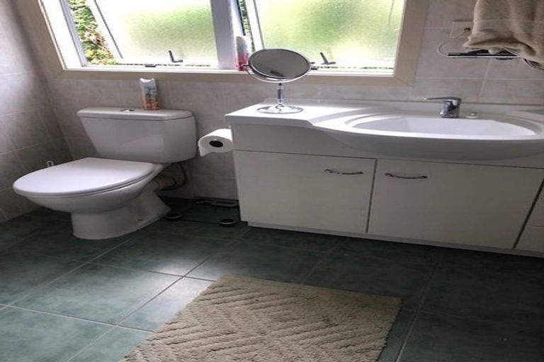 Photo of property in 1/45 Shakespeare Road, Milford, Auckland, 0620