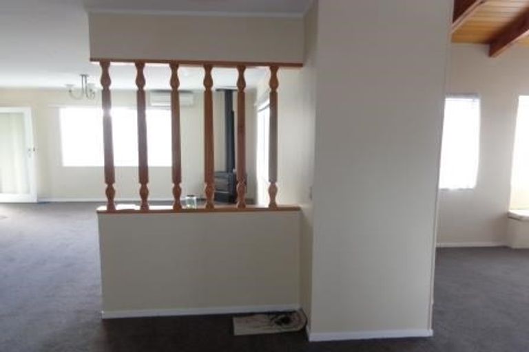 Photo of property in 17 Hassan Drive, Massey, Auckland, 0614