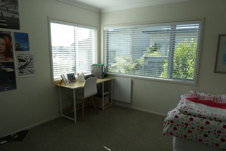 Photo of property in 76 Makara Road, Karori, Wellington, 6012