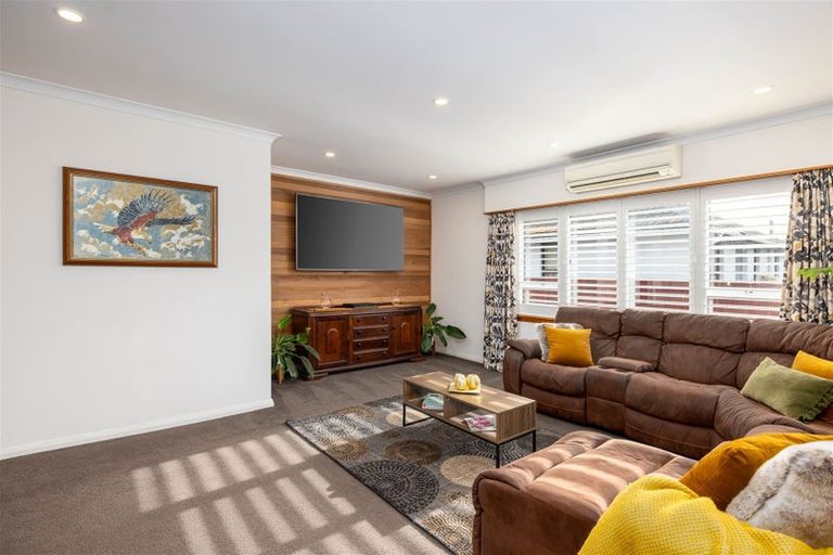 Photo of property in 52a Cutts Road, Russley, Christchurch, 8042