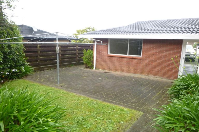 Photo of property in 42 James Evans Drive, Northcote, Auckland, 0627