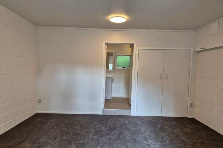 Photo of property in 15 Beeche Place, Birkdale, Auckland, 0626