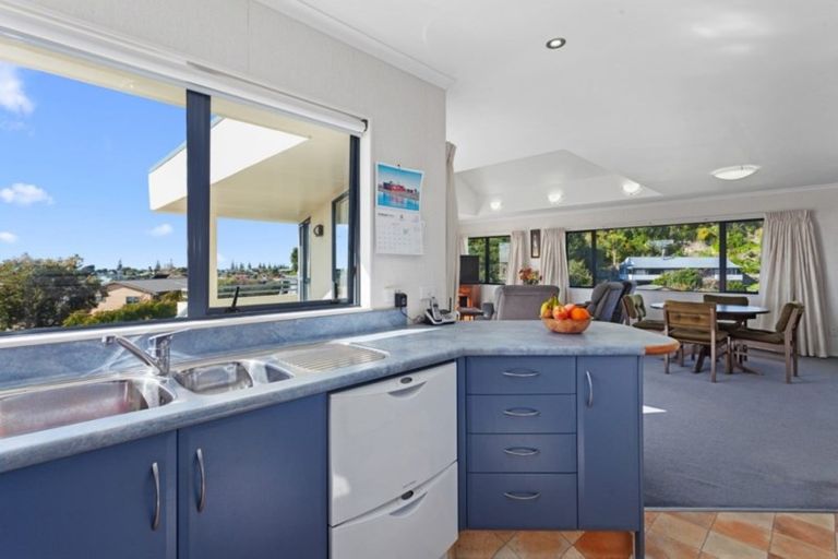 Photo of property in 18 Claydon Place, Ohope, 3121