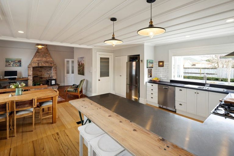 Photo of property in 152 Williams Street, Cambridge, 3434