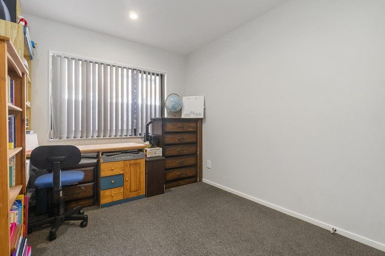 Photo of property in 2a Newham Place, Henderson, Auckland, 0612