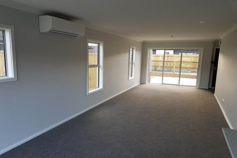 Photo of property in 8 Tieke Lane, Kenepuru, Porirua, 5022
