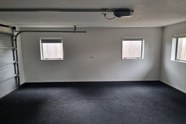 Photo of property in 63a Archibald Road, Kelston, Auckland, 0602