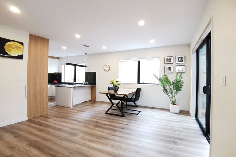 Photo of property in 57e Hogans Road, Glenfield, Auckland, 0629