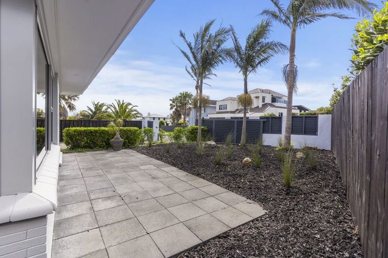 Photo of property in 24 Gulf Crest, Bucklands Beach, Auckland, 2012