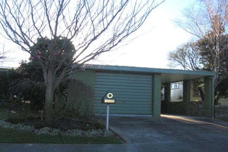 Photo of property in 42 John F Kennedy Drive, Milson, Palmerston North, 4414