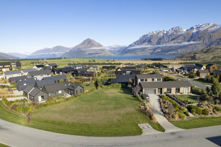 Photo of property in 4 Hackett Road, Jacks Point, Queenstown, 9371