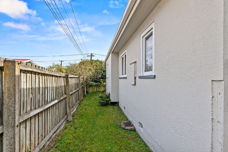 Photo of property in 15 Bond Street, Waltham, Christchurch, 8023