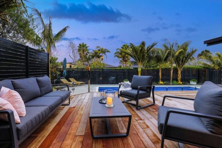 Photo of property in 6 Birchwood Grove, Greenhithe, Auckland, 0632