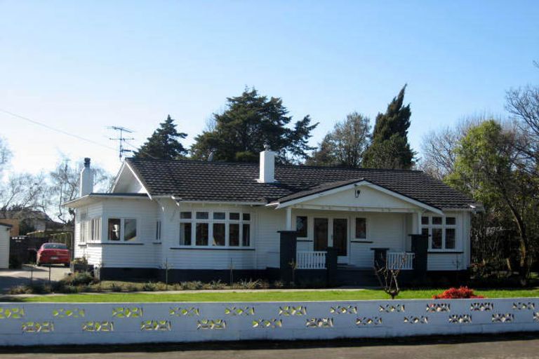 Photo of property in 71 Park Road, Carterton, 5713