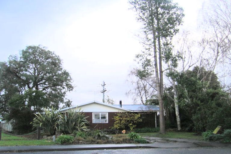 Photo of property in 8 Lander Place, Flaxmere, Hastings, 4120