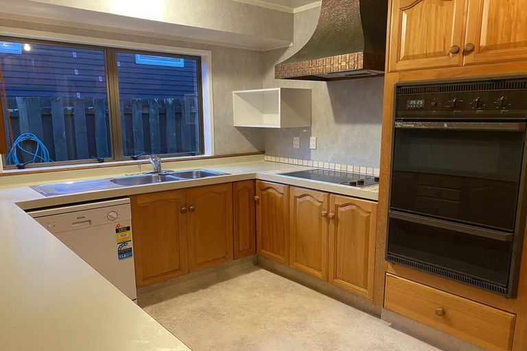 Photo of property in 1/4 Shakespeare Road, Milford, Auckland, 0620