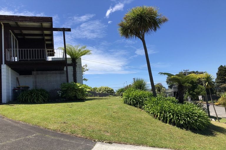 Photo of property in 1/11 Parr Terrace, Castor Bay, Auckland, 0620