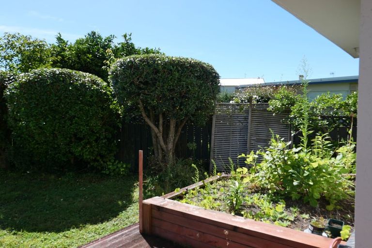 Photo of property in 10 Karu Crescent, Waikanae, 5036