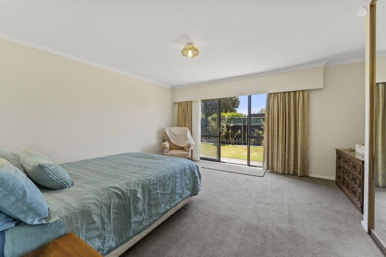 Photo of property in 32 Langdale Avenue, Paraparaumu, 5032