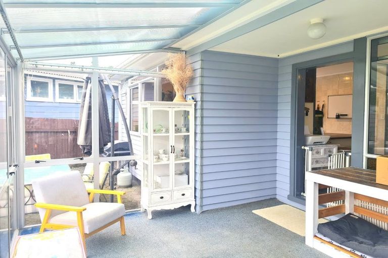 Photo of property in 12 Edelweiss Grove, Timberlea, Upper Hutt, 5018