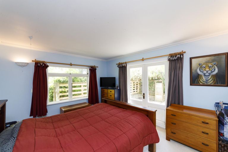 Photo of property in 68 Harts Road, Turitea, Palmerston North, 4472