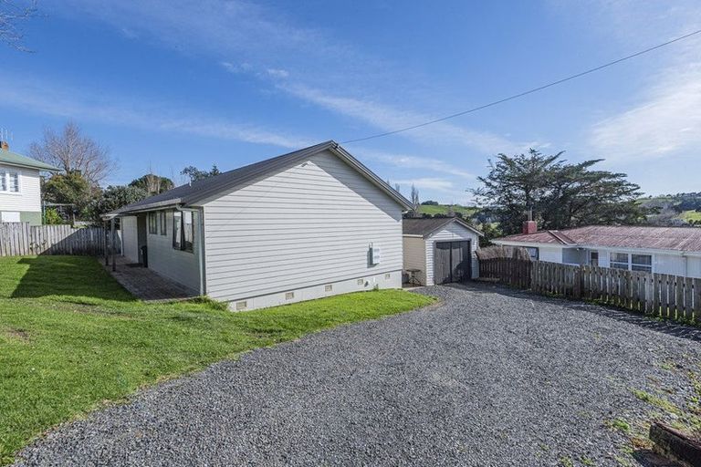 Photo of property in 11 View Street, Maungaturoto, 0520