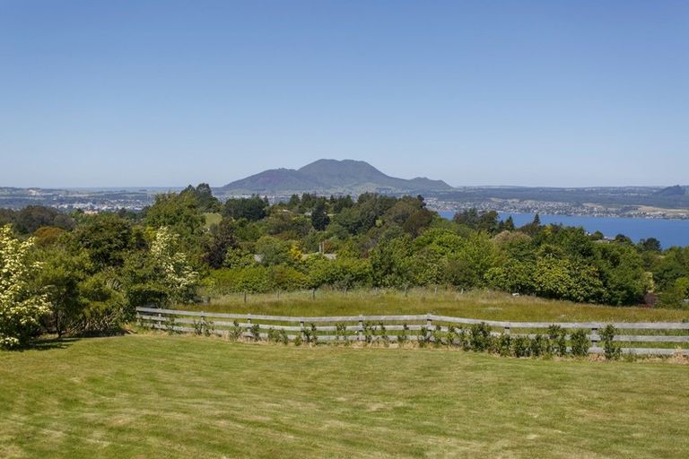 Photo of property in 35 Blue Ridge Drive, Acacia Bay, Taupo, 3385