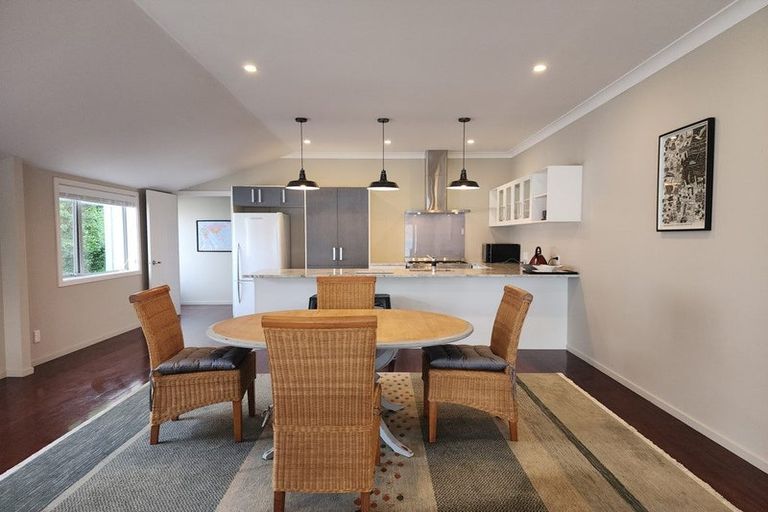 Photo of property in 184 Breaker Bay Road, Breaker Bay, Wellington, 6022