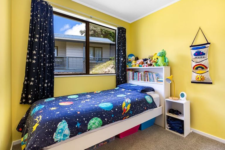 Photo of property in 49 Omapere Street, Whitby, Porirua, 5024