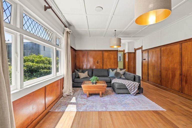 Photo of property in 45 Faraday Street, Hospital Hill, Napier, 4110