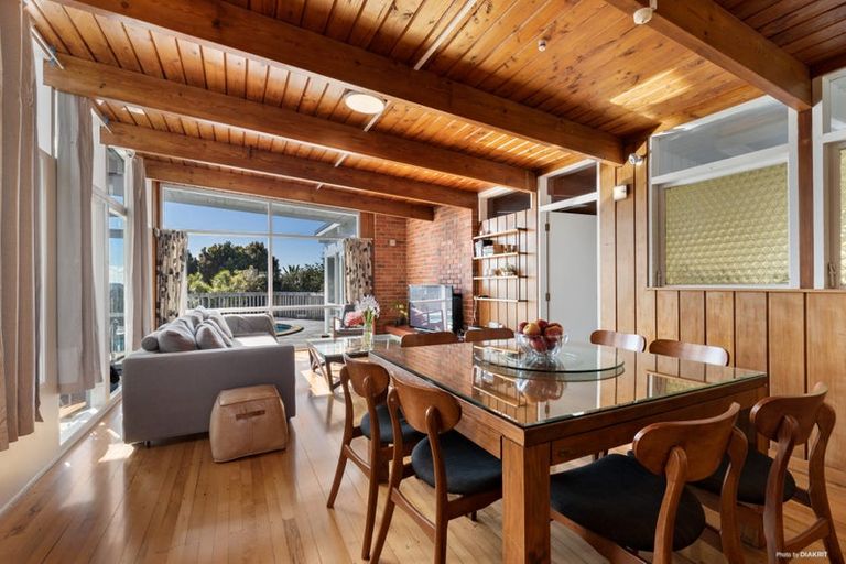 Photo of property in 156 Bleakhouse Road, Mellons Bay, Auckland, 2014