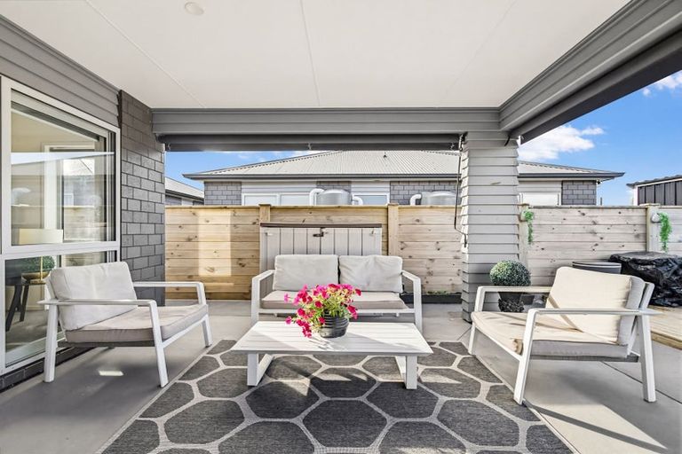 Photo of property in 16 Domain Street, Waiuku, 2123