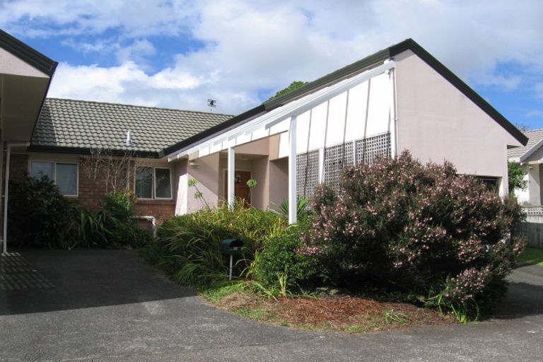 Photo of property in 33 Central Park Drive, Te Atatu South, Auckland, 0610